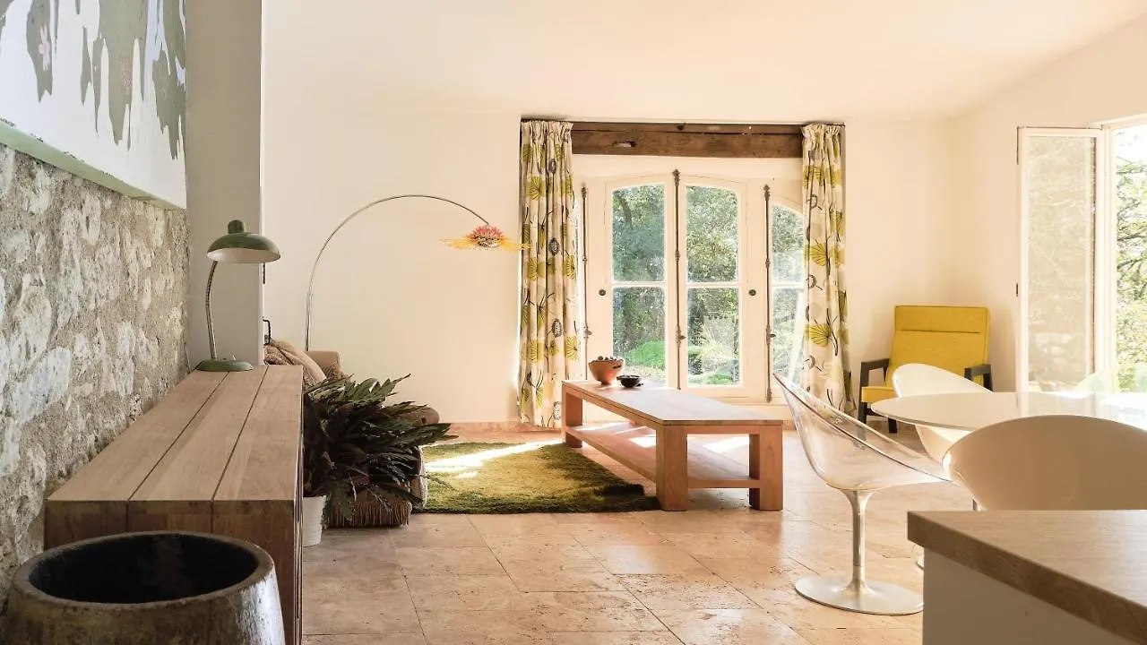 Chateau De Puissentut Bed & Breakfast Homps