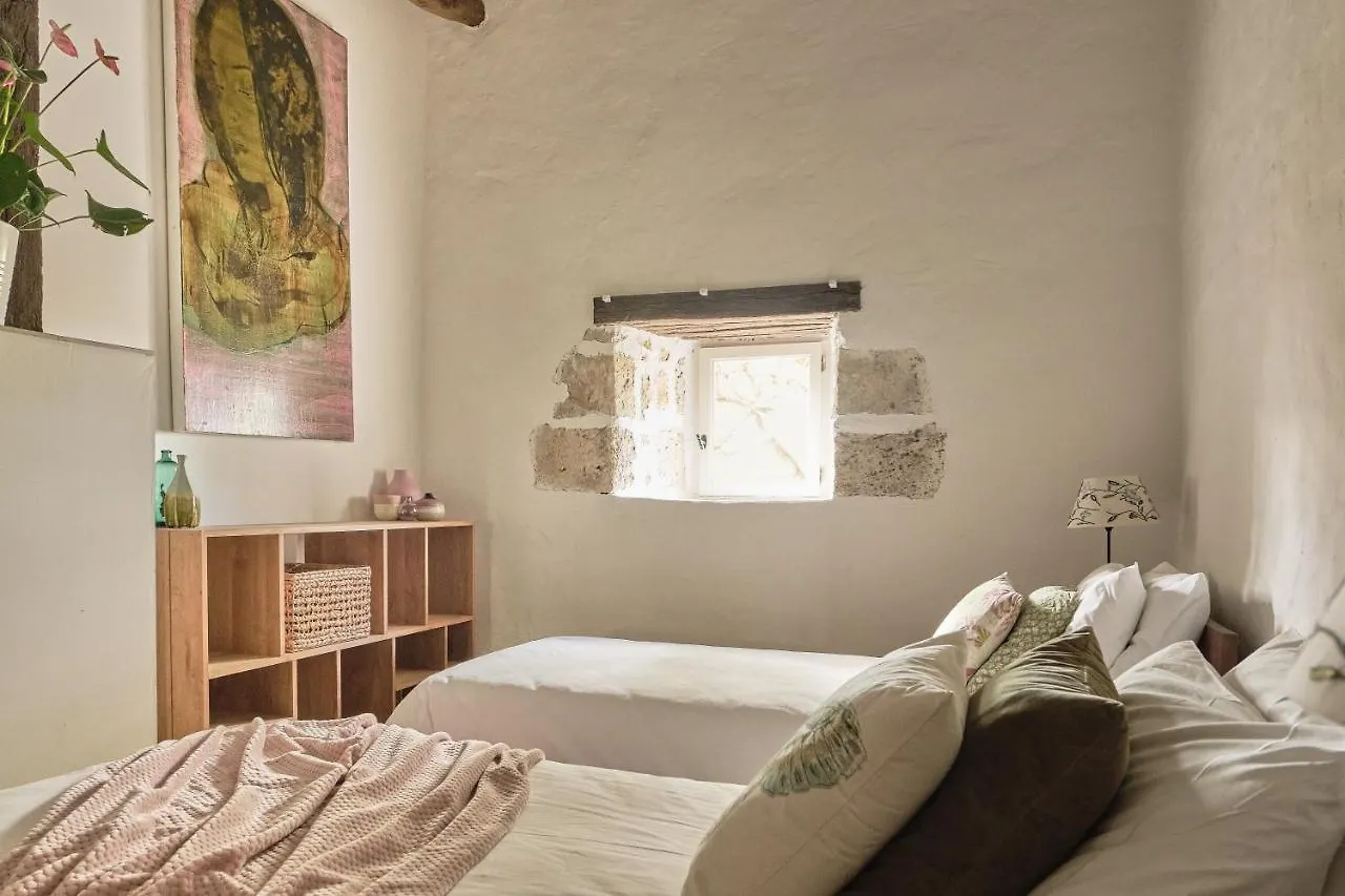 Chateau De Puissentut Bed & Breakfast Homps  0*, Homps (Gers) France